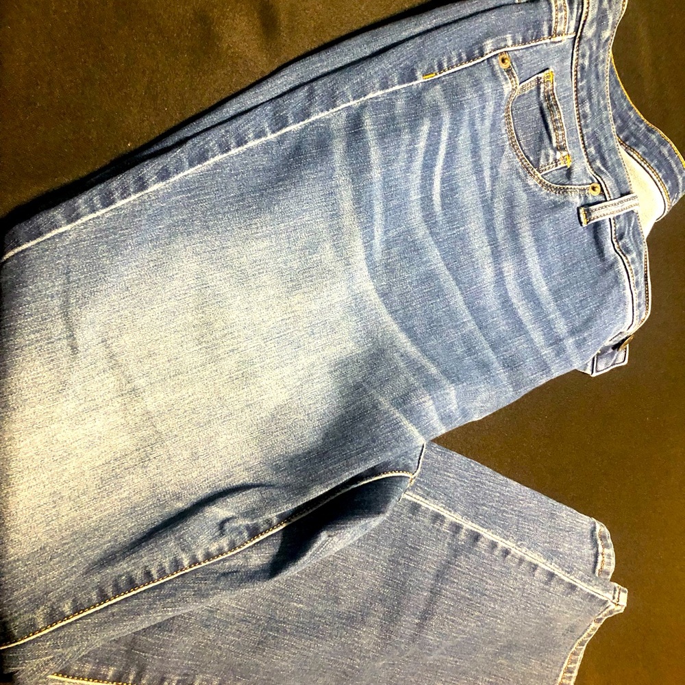 Size 18 universal thread skinny jeans . Gently worn , good condition.